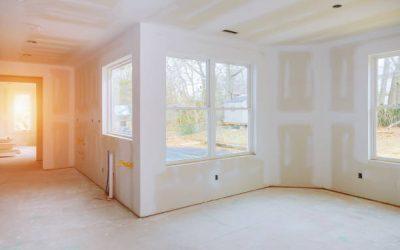 Comment combler l’espace entre une fenêtre et le mur ?