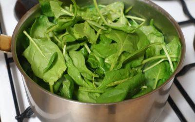 Combien de temps faut-il cuire des épinards frais dans l’eau ?