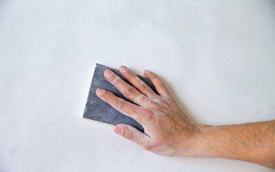 Comment poncer un mur facilement et efficacement ?